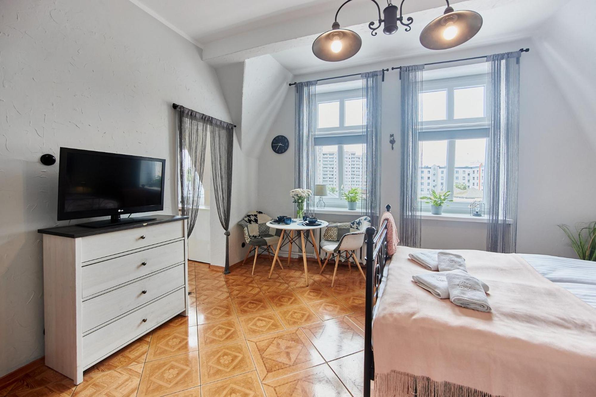 Golden Hour Apartments- Boleslawa Chrobrego 8